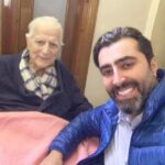 Bassem Yakhour Instagram - رحم الله استاذي محمد أسامة الصوفي الذي خرّج اجيالاً من الطلبة استاذي وصديقي صاحب القلب المحب والإنسان الذي كان يسمعنا بإهتمام ويشجعنا ويساندنا كل عزائي لأسرته وكل طلبته إنا لله وإنا إليه راجعون 😔
