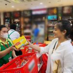 Bea Binene Instagram - A staple in every grocery run... Sunflower and Buttercream Crackers! 🥰 Sunflower Original this time! 🌻 #KasamaAngSunflowerCrackers #SharingSunflowerCrackers @croleyfoods.ph