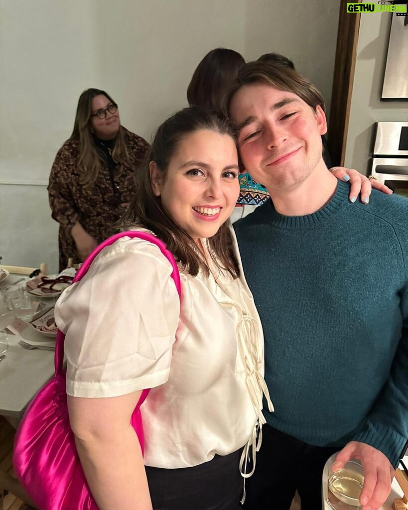 Beanie Feldstein Instagram - friends who are family! family who are friends!