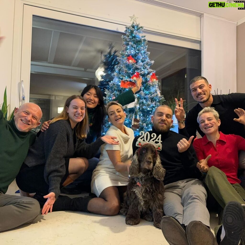 Bebe Vio Instagram - Natale, famiglia e spritz… what else?! 🎄🥰🍾