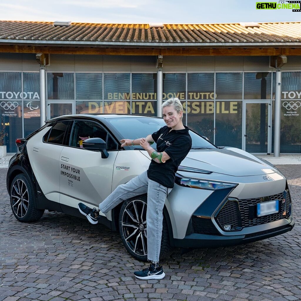 Bebe Vio Instagram - Qualcuno ha bisogno di un passaggio? 🚗💨 #NuovoToyotaCHR #ToyotaTeam #StartYourImpossible #adv