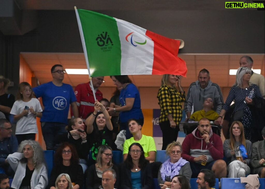 Bebe Vio Instagram - Era IL derby per noi… 🇮🇹🆚🇫🇷 e lo abbiamo STRAVINTO! Ci spiace per i cugini francesi 🎉🤷‍♀️😁 Al di là del risultato, è stata l'ennesima serata di grandi competizioni integrate, risate e tanto divertimento per tutti. Ancora una volta lo sport unisce ciò che, a volte, le persone dividono. 🙏🏻 Grazie a tutti i presenti (eravate tantissimi ieri 🤩) e ai partner dell'evento che credono in noi e supportano da sempre i nostri pazzi progetti di inclusione! @barillaitalia @toyota_italia @sorgeniaofficial @rilastil @technogym @cornettoit 📸 @augusto280766 / BIZZI TEAM