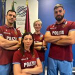 Bebe Vio Instagram – Siamo la nuova Squadra d’Assalto della @poliziadistato_officialpage 😉🤺👮‍♀️
Urlare “Lo giuro!” tutti insieme è stato super emozionante…

 @comitatoitalianoparalimpico 
#PoliziaDiStato #FiammeOro