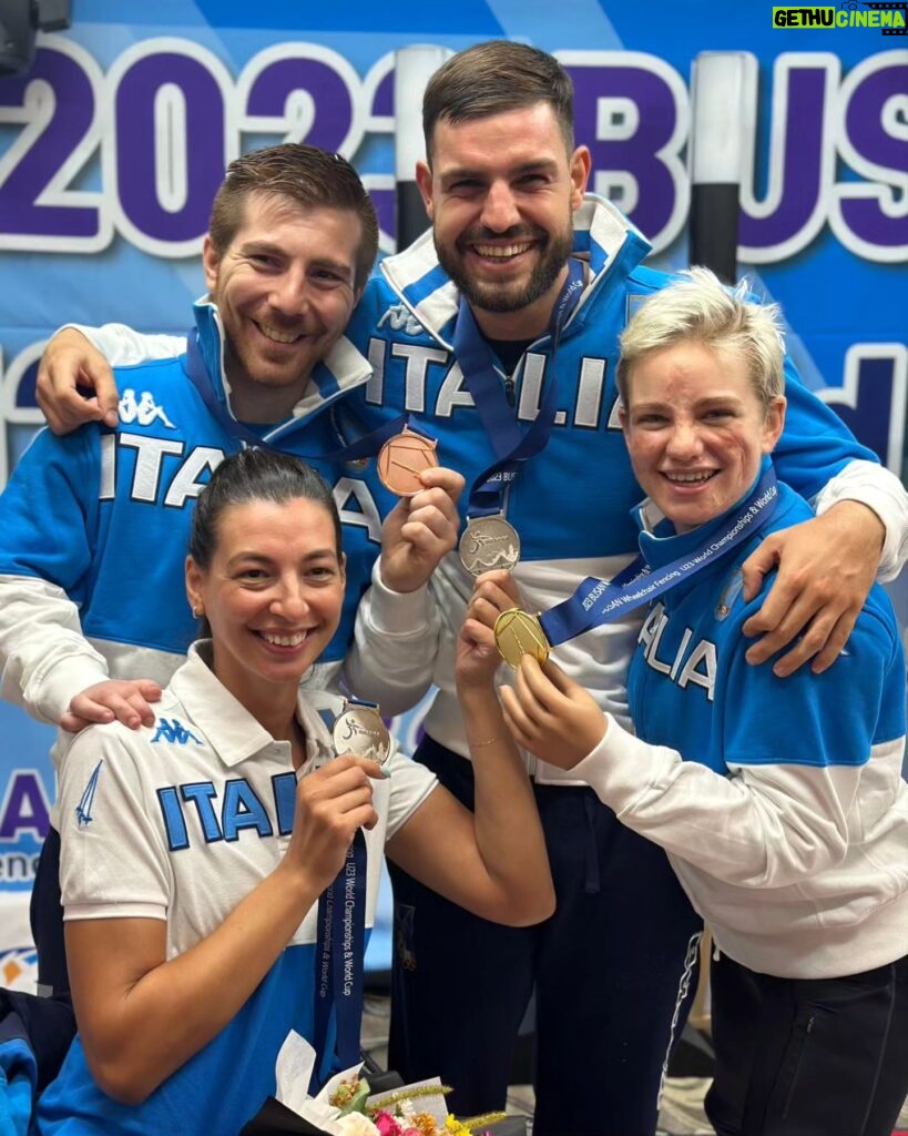 Bebe Vio Instagram - Great collection of medals today at the World Cup in Busan, South Korea 🤺🇮🇹🥇🥈🥈🥉😍 Next stop 🔜 the World Championship in Terni. In exactly one month... Can't wait for it! 🤩