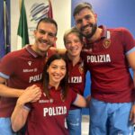 Bebe Vio Instagram – Siamo la nuova Squadra d’Assalto della @poliziadistato_officialpage 😉🤺👮‍♀️
Urlare “Lo giuro!” tutti insieme è stato super emozionante…

 @comitatoitalianoparalimpico 
#PoliziaDiStato #FiammeOro