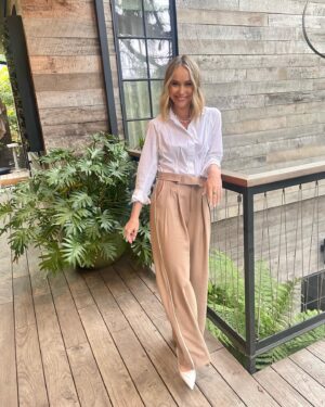Becca Tobin Instagram - Already back in sweatpants. (Love you @afton )
