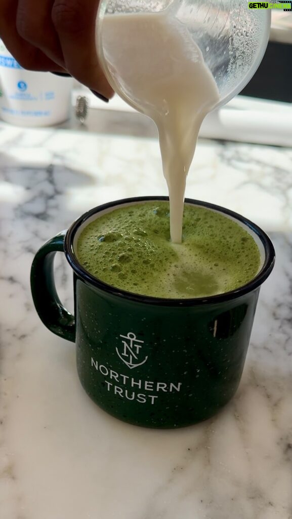 Becca Tobin Instagram - I forced my friend @radhika_t to let me film her making the most delicious lavender matcha latte of all time. You’re welcome 🍵