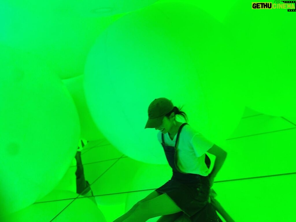 Becky Instagram - チームラボ！ @teamlab.planets 相変わらず最高でした！ 世界に誇るエンターテインメント！ いつも最高な時間をありがとうございます🌈