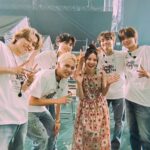 Becky Instagram - 東京ドームのイベントCDFで全てのステージが終わった後の、清々しいコムドットさん！ いい顔してる！ 本当にありがとうございました。 つい先ほど、私のYouTubeチャンネル『ベツキイ！！！！』で裏側完全密着を公開したので、ぜひみてください！ 豪華なクリエイターのみなさまにも感謝です！！ こんど、チーズフォンデュしよ〜🧀