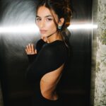 Begoña Vargas Instagram - Berlin llega a vuestras casas el 29 de diciembre en @netflixes 🖤 aquí os dejo unas fotitos de la noche que nos estrenamos en Madrizzzz gracias a todos de corazón!✨✨ make up @givenchybeauty