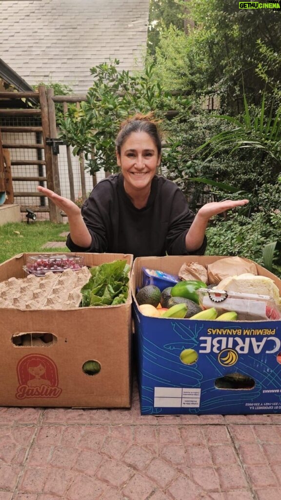 Belén Mora Instagram - Comediante y actual participante de Top Chef Vip @belenaza_ , comenzó a usar productos de primera calidad de @turkofresh_ para sus próximas preparaciones armando su pedido con frutas y verduras de temporada!! 🤩🥬🍓🍉 Gracias Belen!