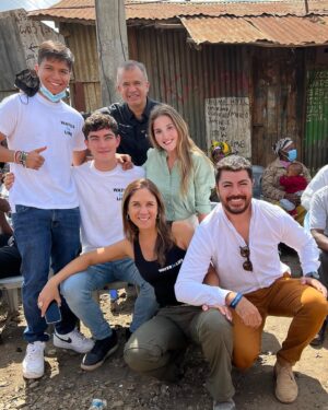Belén Soto Instagram - Haz eso que te mueve, que te hace feliz... Y bueno, aquí estoy, filmando nuestro nuevo documental en Kenya que podrán ver en el 2023 🎬🎥🇰🇪