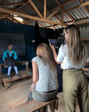 Belén Soto Instagram - Haz eso que te mueve, que te hace feliz... Y bueno, aquí estoy, filmando nuestro nuevo documental en Kenya que podrán ver en el 2023 🎬🎥🇰🇪