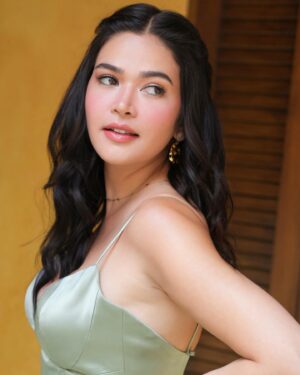 Bela Padilla Thumbnail - 228.5K Likes - Most Liked Instagram Photos