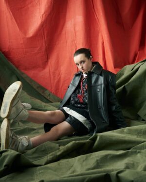 Bella Ramsey Instagram - Mucked about with @jasonhetheringtonstudio and friends for @lofficielusa 💙🖤❤️

Editor in Chief: @caroline_grosso
Photographer: @jasonhetheringtonstudio
Styled by: @oliver_volquardsen in @coach
Stylist Assistant: @beabosley
Writer: @lyssssalynn
Hair: @earlsimms2 at @carenagency
Makeup: @ginakanemakeup at @carenagency
Production: @astonishing_tina at @theassociates_management
Digital Tech: Andrew Mayfield⁠
Photo Assistant: @alfie_bungay