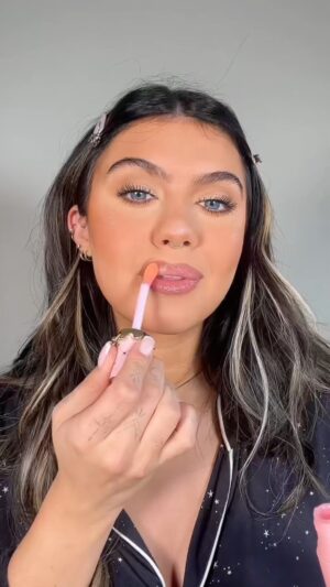 Belle Hassan Instagram - Chaotic GRWM 🤪 anyone else’s boyfriend do this EVERY TIME they get ready 🙄😂 #grwm