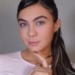 Belle Hassan Instagram - Makeup removal 🫧