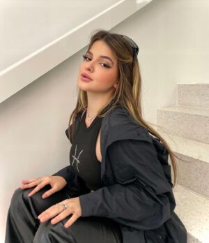 Belle Longwell Instagram - 😄 @fashionnova 
.
.
.
.
.
essa peça é única demais, eu amo ♓️ FashionNovaPartner