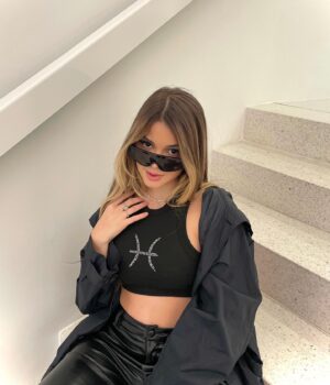 Belle Longwell Instagram - 😄 @fashionnova 
.
.
.
.
.
essa peça é única demais, eu amo ♓️ FashionNovaPartner