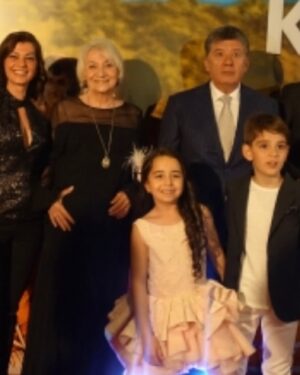 Beren Gökyıldız Instagram - Önce Tarık abim şimdi Sabina ablam🥺İki büyük ustayla aynı kadrajda olmak büyük şanstı..Nurlar içinde uyuyun #tarıkünlüoğlu #sabinatozija#balkaymak