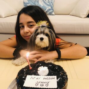 Beren Gökyıldız Instagram - Jennie 1 yaşında❤️❤️❤️ İyiki doğmuş jennie🎊🎀💘 🐶 #morkie @elityavru