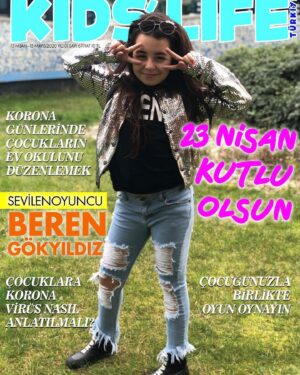 Beren Gökyıldız Instagram - Bu ay @motherslifetr ‘nin #kidslifetr kapağı benim 🧿 Evde kaldığımız şu günlerde şimdi ne yapsam diyorsanız? :) 😇 
Basın danışmanım @karpooz ‘a da uzaktan öpücükler :) Bir an önce sağlıkla sokaklara ve hayata karışmak üzere❤️