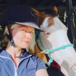 Beth Behrs Instagram - Back in the saddle again! 🐎