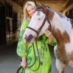 Beth Behrs Instagram - 💚 📸: @white.star.ranch @sidelines_magazine