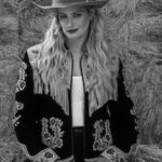 Beth Behrs Instagram - ✨ Beth x Belle ✨ @cowgirlmagazine Photos @ Styling @josephcassell1 Makeup @andremakeup Hair @hairbyaviva Reel @st.ev.an #berhbehrs #cowgirl #horse