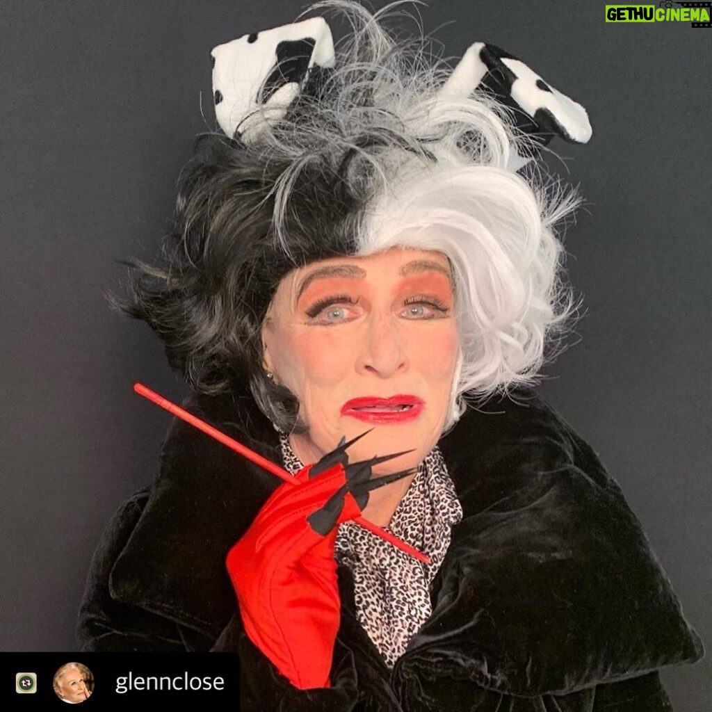 Bette Midler Instagram - FABULOUS!!!! Muah! #Repost with @Repostlyapp @glennclose Suiting up for BETTE MIDLER’S virtual HOCUS HALLOWEEN fundraiser for her remarkable NEW YORK RESTORATION PROJECT. I’ll be sure to post an invitation when I can. These pictures and video were shot by Seonaid “Sho” Campbell. HOMEMADE CRUELLA: Chopstick painted red = cigarette holder. Wig—online Red gloves with black nails = black gloves with nails under red gloves with cut off tips Leopard scarf=silk long Johns Dalmatian puppy ears= local Halloween store Coat = wardrobe from my movie The Wife Makeup: Didn’t have a really pale base so I tried baby powder. Looks weird on the side of my face. Not a rousing success. Also needed a liquid eyeliner...next time.