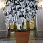 Bette Midler Instagram - Many well wishes on your 90th birthday, Yoko! To celebrate, Sean Ono Lennon has made a virtual wish tree at http://wishtreeforyokoono.com "Make a wish. Write it down on a piece of paper. Fold it and tie it around a branch of a Wish Tree. Ask your friends to do the same. Keep wishing. Until the branches are covered with wishes."
