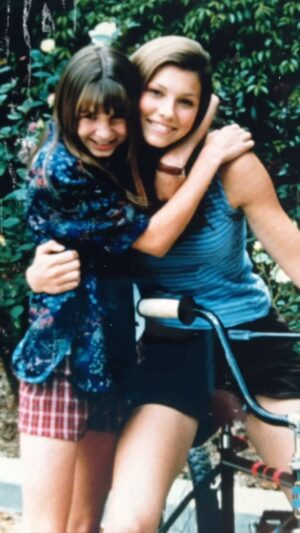 Beverley Mitchell Instagram - Happy birthday to one of the greatest people I know! @jessicabiel Jess, you have been a blessing since the moment I met you! You have been my best friend, my biggest pain in the ass, my teacher, my shoulder to cry on, my rock! I I love you so much. Wishing you all the best and everything you could ever dream of! Thank you for always showing up and being a constant in my life! #happybirthday #sister #7thheaven #love