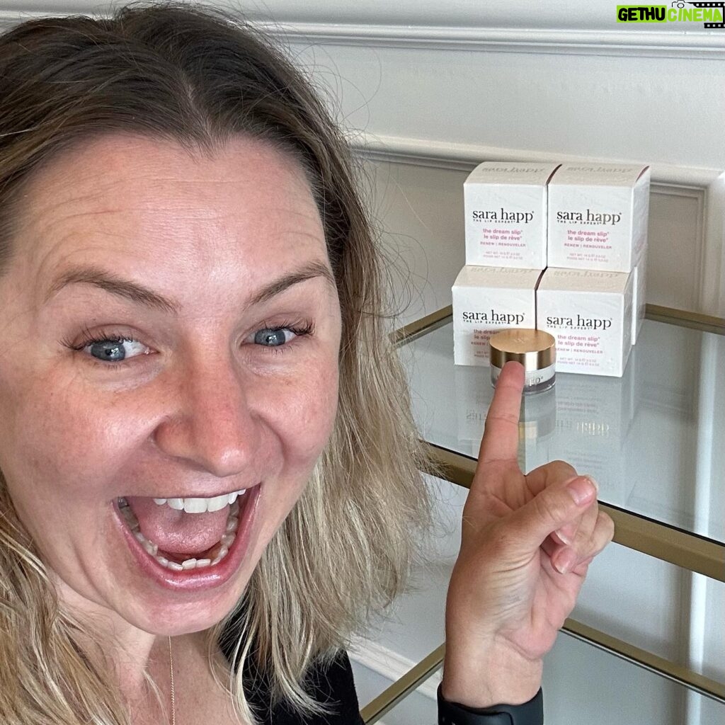 Beverley Mitchell Instagram - Got the most incredible facial from @alexandra_accardo and let me tell you, I had to go to work right after and my skin was glowing! She is beyond! So if your in NY do yourself a favor and check her out! Also loved to see that she Carrie’s my dear friend @sarahapp @sarahappherself ❤️ #skincare #facial #glowing