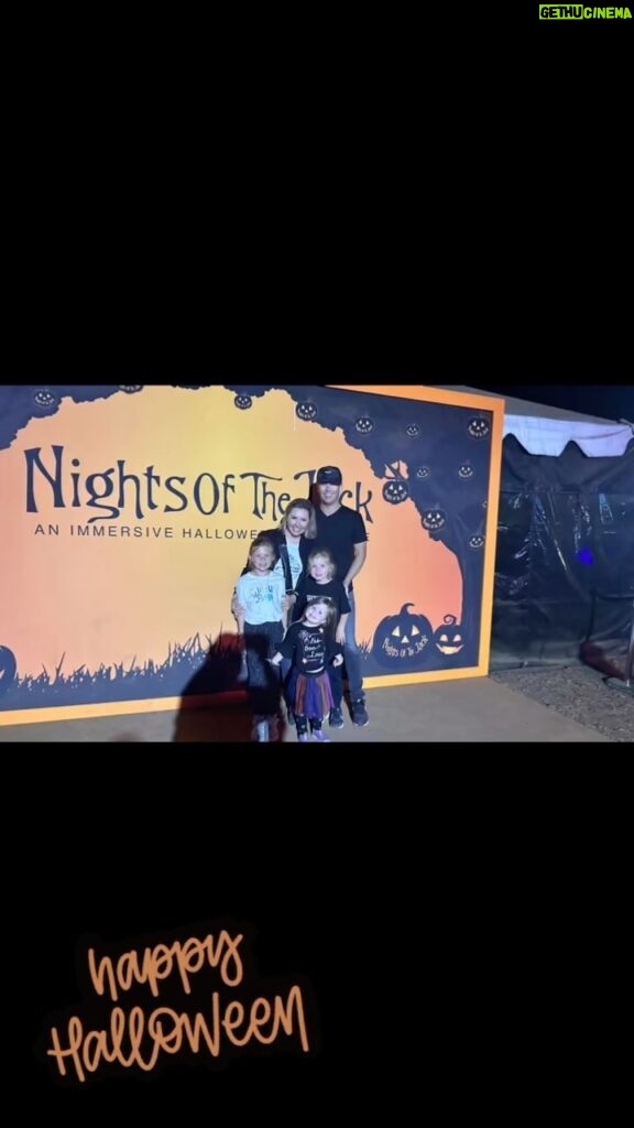 Beverley Mitchell Instagram - One of our favorite #Halloween traditions @nightsofthejack It never disappoints and gets us all set for the holiday season! #happyhalloween Have you been? It’s so much fun! And if you go don’t miss out on my favorite pizza truck @vivacepizzeria and tell the guys Bev sent you!!! They have the best pizza and are the nicest guys ever!!!! #nightsofthejack