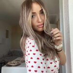Beverly Bello Instagram - Merci @amyseng.studio pour cette magnifique couleur 😚. Vous aimez ma nouvelle couleur ?
