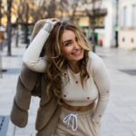 Beverly Bello Instagram - 🤎🤍🤎