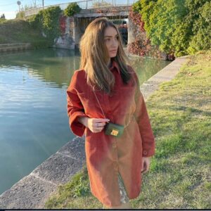Beverly Bello Instagram - Salut les amours 💗

J'ai un nouveau sac de la marque @idealofsweden,
Il y a déjà 50% de reduction sur le site et j’ai une super offre  pour vous, avec mon code BEVERLY10 bénéficiez de 10% jusqu'au 30/11 📅🎉 . alors profitez en !! 

#idealofsweden #blackfriday2020 #littlebag #Fashionlovers
#sponsorisé 
@shaunaevents