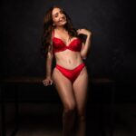 Beverly Bello Instagram – 1 , 2 , ou 3 ? ❤️🌹💋 

M.U.A : @_elodie.p_
Photographe : @jordan_couche_couche
Coiffure : @osalon.montpellier / @tonyqatte
Lingerie : @foliedouce_lingerie
Lieu : @studioclotis
Chargée de Com : @iamelodielavoisier

😘😘 

#montpellier #photography #studio #instagood