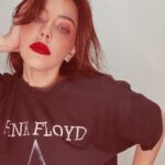 Bia Arantes Instagram - all in all it's just another photo in the feed
