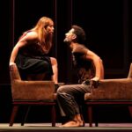 Bia Arantes Instagram - Ingressos esgotados para @otempoeasala ! Hoje e amanhã no @festivaldecuritiba , às 20:30 no Teatro Guairinha! Viva!!! 🎭♥️ #BothoStrauss fotos: Chico Nogueira