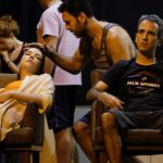 Bia Arantes Instagram - Seguimos ensaiando! O Tempo e A Sala - dias 28 e 29 de março em Curitiba no @festivaldecuritiba ♥️ Viva os encontros e viva a arte! @otempoeasala Teatro Guairinha