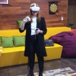 Bia Arantes Instagram - Gente eu tô mto futurística! Hahaha! Ontem estive numa exposição LINDA do @susanocorreia a convite da @xepa.world . Nos vídeos vcs podem ver um pouco de como foi a experiência! E se vc também quiser fazer parte, ainda restam vagas pra visitas e vale mto a pena! Para saberem mais, entrem no insta da @xepa.world e lá tem mais detalhes de como conseguir o ingresso e como se aventurar pelo metaverso. Obrigada meu amigo gênio @gibranst , ao @_gabrielsaito e @jonas_davanco ✨ e obrigada ao fantástico @susanocorreia que sempre fui fã e tive a honra enorme de conhecer. ♥️