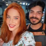 Bia Arantes Instagram - hoje a produção foi todinha dele! Meu amigo @vitorioov ♥️🎈 Cabelo pra Teodora seguir muito ruiva e essa make incrível! Obrigada amigo! @cristhofergloe não pôde estar conosco hoje, mas logo estaremos todos juntos de novo!