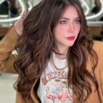 Bia Arantes Instagram - Dia de hidratar muito esse mega e cortar a franja, porque essa ainda cresce, viu? Haha! ✨ Obrigada amigo amado @cristhofergloe ❤️ Âme Concept