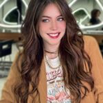 Bia Arantes Instagram - Dia de hidratar muito esse mega e cortar a franja, porque essa ainda cresce, viu? Haha! ✨ Obrigada amigo amado @cristhofergloe ❤️ Âme Concept