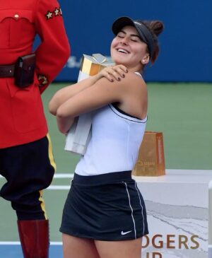 Bianca Andreescu Instagram - Wow. Words can’t describe this feeling. Not the way I expected things to go but playing in front of my home crowd and being able to take the title here is truly a blessing. Thank you all for your support ❤️ #3 #proudCanadian