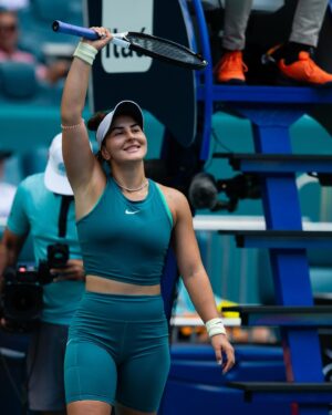 Bianca Andreescu Instagram - I never thought I’d be where I am today at the beginning of the year. I had goals for my career and personal life that just didn’t go the way I thought. It was very saddening at first - thinking I’ve let myself and many others down once again, but like that one person once said… that’s life. This year took so many turns. I’ve never felt so hurt. I’ve also never felt so happy. But the one thing that always keeps me going is continuously learning and the saying “everything happens for a reason”. So to end this year I want to share with you the moments where I’ve felt the most joy, sadness, and contentment. Along with a little list (that could fit in the frame lol) of things I’ve been practicing and things that just need to be said. Enjoy :)