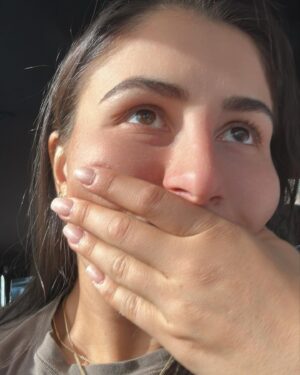 Bianca Andreescu Instagram - I never thought I’d be where I am today at the beginning of the year. I had goals for my career and personal life that just didn’t go the way I thought. It was very saddening at first - thinking I’ve let myself and many others down once again, but like that one person once said… that’s life. This year took so many turns. I’ve never felt so hurt. I’ve also never felt so happy. But the one thing that always keeps me going is continuously learning and the saying “everything happens for a reason”. So to end this year I want to share with you the moments where I’ve felt the most joy, sadness, and contentment. Along with a little list (that could fit in the frame lol) of things I’ve been practicing and things that just need to be said. Enjoy :)