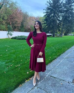 Bianca Andreescu Instagram - I’m very honoured to have been apart of the 25th anniversary of @curteavechepublishing ✨💖

Am fost foarte onorată să particip la aniversarea de 25 de ani a editurii Curtea Veche, unde am și publicat carte mea (Bibi Joacă Tare)✨💖