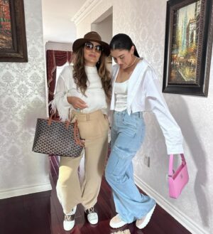 Bianca Andreescu Instagram - happy birthday to my badass mama, I love you infinity!! thank you for all you do. you’re my everything 🤍🦋